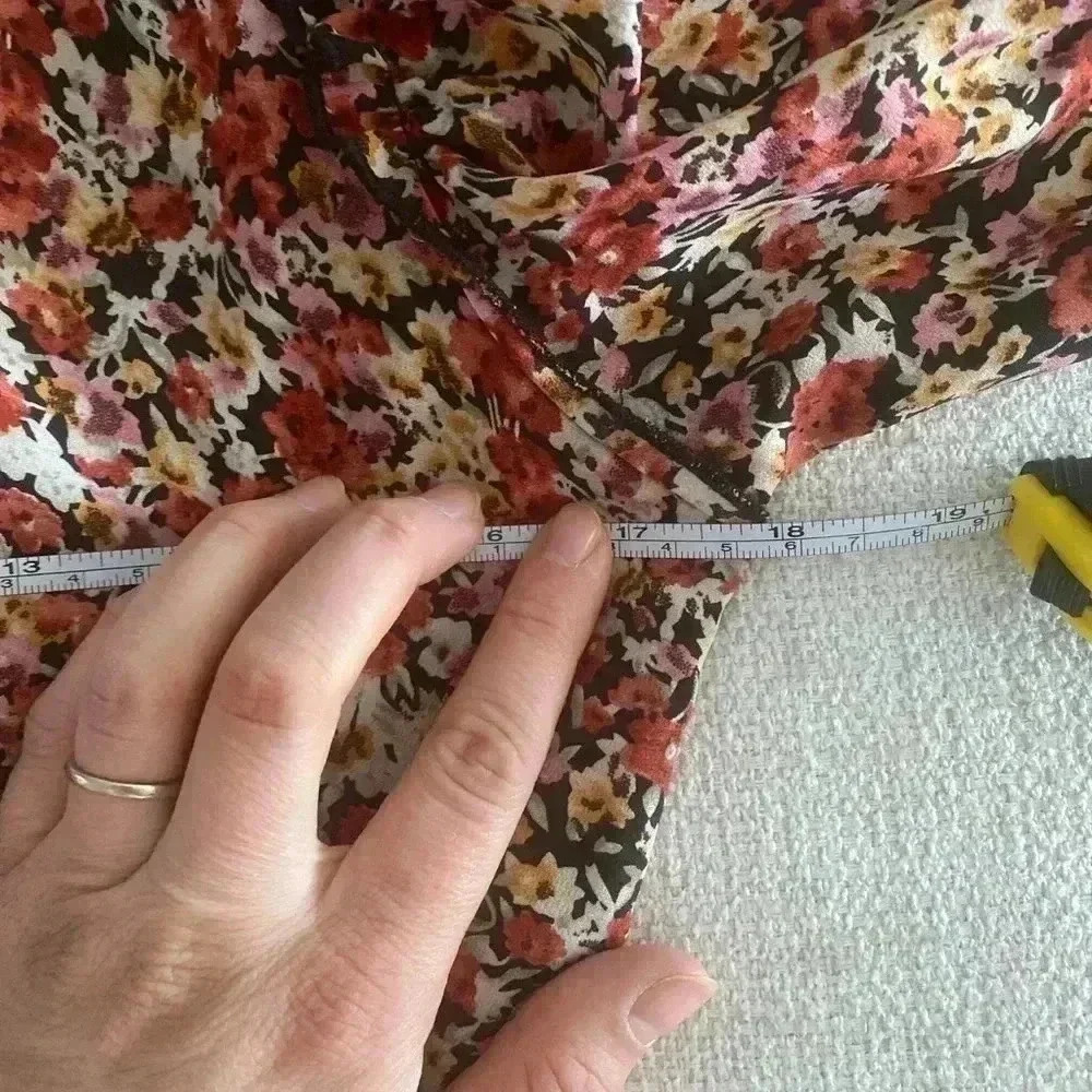 ASTR The Label Ruched Sleeve Floral Cottagecore Midi‎ Dress Small S Keyhole Back - Picture 11 of 12